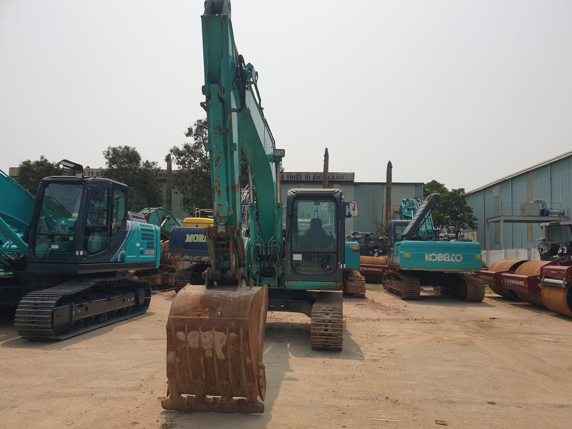 Máy xúc bánh xích, máy xúc đào, máy xúc Kobelco SK135SR-2 Sản xuất năm 2008