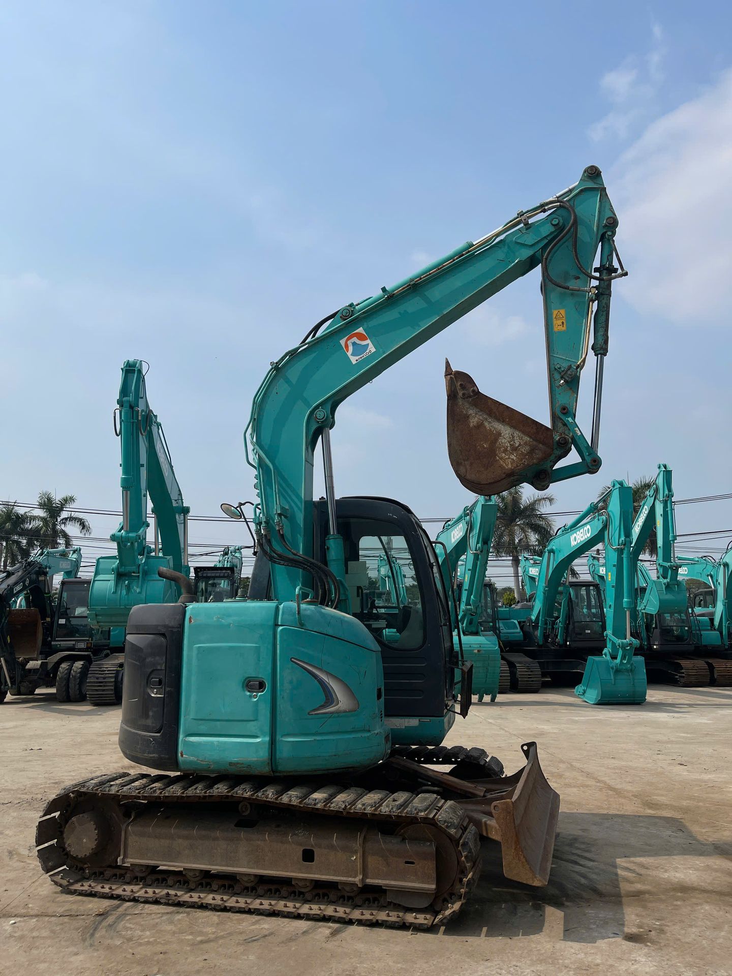 máy xúc đào obelco sk70sr-2