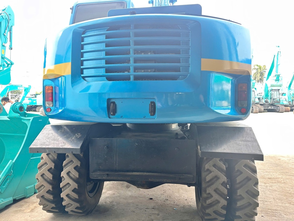 Máy xúc lốp SK125W-3 Năm SX 2012 Image