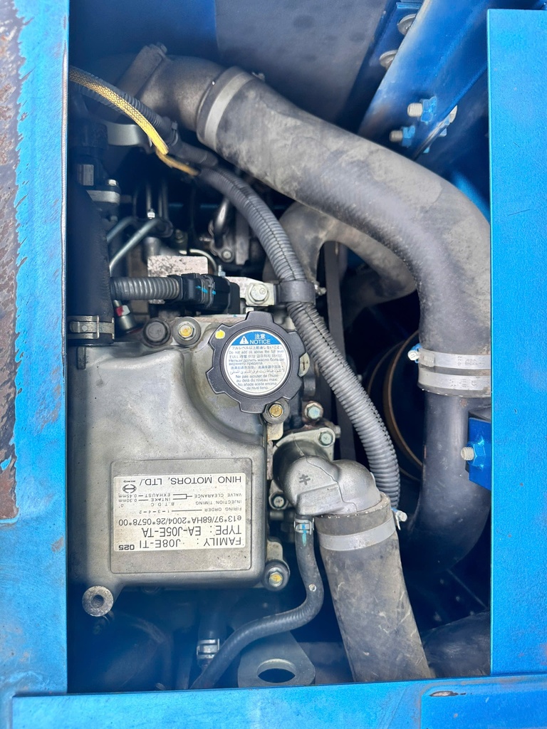 Máy xúc lốp SK125W-3 Năm SX 2012 Image