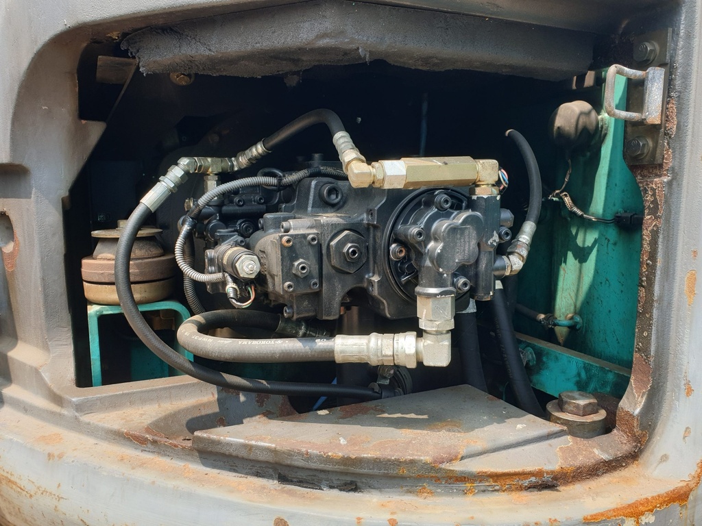 Máy xúc bánh xích Kobelco SK135SR-2 Năm SX 2008 ( Máy Xúc Đào, Máy Đào, Máy Múc, Xe Múc, Xe Cuốc) Image